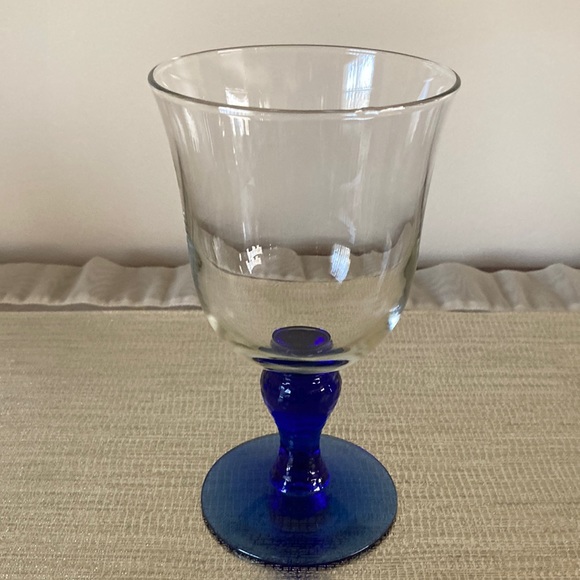 Elegant Water or Wine Goblet Clear Glass Cobalt Blue/Royal Blue Balled Stem - Picture 1 of 5
